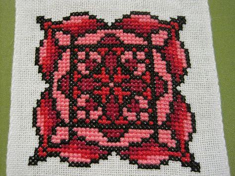 Chakras Embroidery, Beads Shapes, 1st Chakra, Red Chakra, Hama Bead, Beaded Cross Stitch, Diy Cross Stitch, Bead Loom Patterns, Perler Patterns