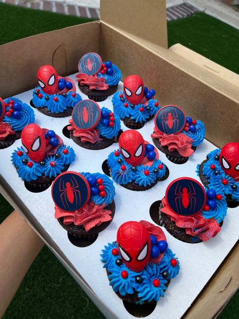 Spiderman Birthday Cupcake Cake, Spiderman Sweets Table, Spidey And Friends Cupcakes, Spider Man Treats, Spider Man Cakes For Boys, Spider Man Cupcakes Ideas, Spiderman Cupcakes Ideas, Spider-man Cupcakes, Spiderman Treats Ideas