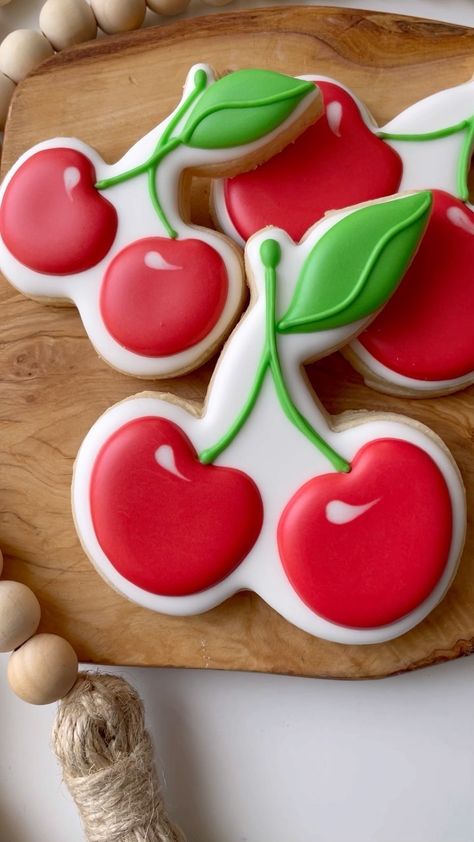 Top Baby Shower Themes, Pretty Cake Ideas, Sweet Baby Shower Ideas, Decorate Cake, Cookie Decorating Supplies, Cookies Theme, Cherry Cookies, Cherry Baby, Cake Decorating Ideas