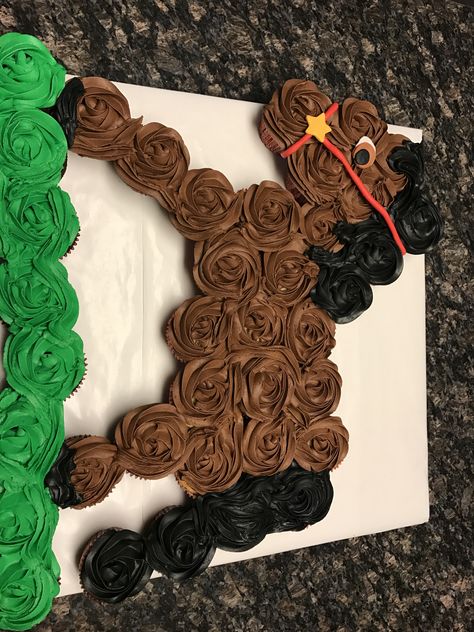 Horse Birthday Cupcakes, Spirit Cupcakes Ideas, Horse Head Cupcake Cake, Horse Shaped Cake, Horse Themed Cupcakes Birthday, Food For Horse Themed Party, Cowboy Cupcakes Ideas, Western Cupcake Cake, Western Party Cupcakes