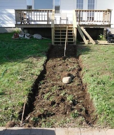 Gravel Pathway, Patio Privacy Screen, Brick Steps, How To Build Steps, Sloped Yard, Sloped Backyard, Garden Steps, Beautiful Backyards, Back Gardens