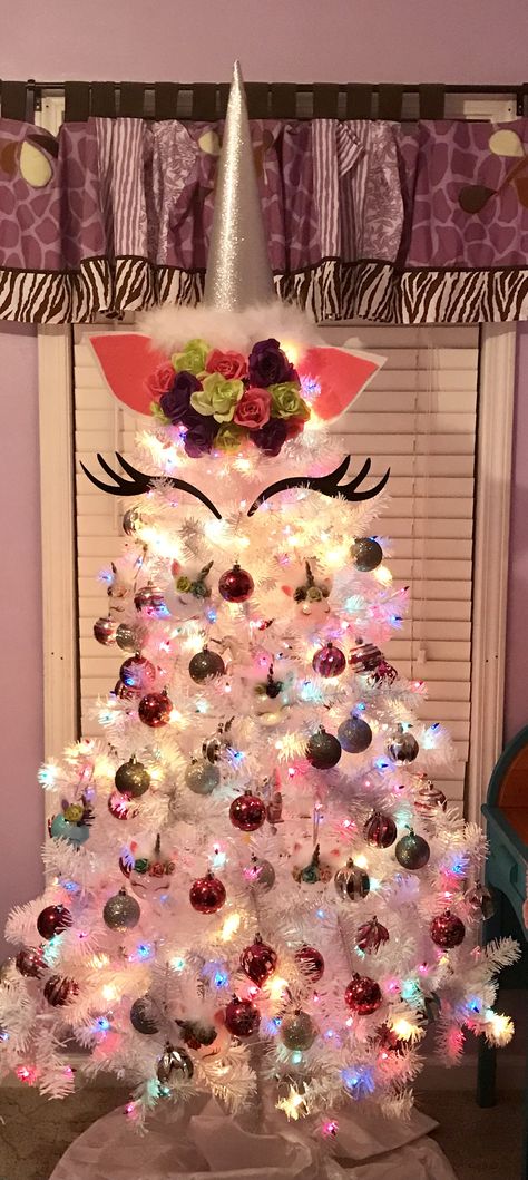 Unicorn Christmas Tree Themed Christmas Tree Ideas, Unicorn Christmas Tree, Barbie Christmas Tree, Diy Christmas Decorations Dollar Store, Themed Christmas Tree, Adult Christmas Party, Dollar Tree Christmas Decor, Unicorn Christmas, Christmas Tree Decorating