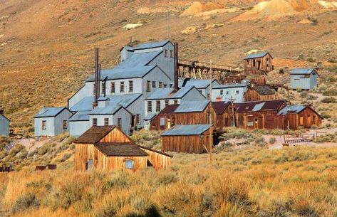 Bodie, California, USA - SNEHIT/Shutterstock Abandoned Island, Colorado Mines, Bodie California, Alaska Photos, New York Photos, Frozen In Time, Italy Photo, Ghost Town, Dog Travel