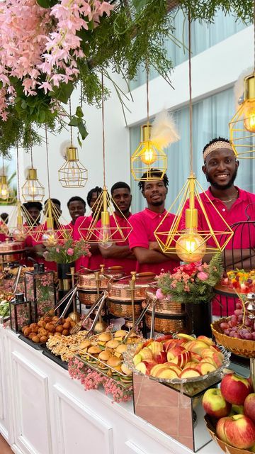 Menscook Catering & logistics on Instagram: "Luxury Party Catering Masters M E N S C O O K Bookings WhatsApp or call +233 20 131 4399" Luxury Food Display Ideas, Luxury Catering Display, Luxury Catering, Tailgate Treats, Family Reunion Food, Wedding Food Display, Food Set Up, Catering Food Displays, Man Cooking