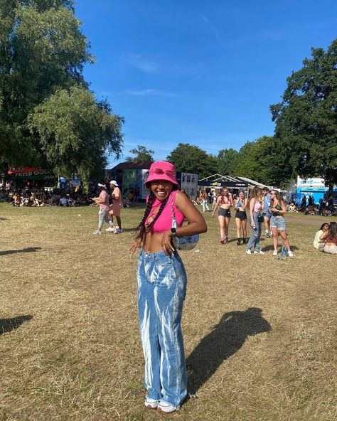 Festival Fashion Guide 2023 Music Festival Outfit Ideas Black Women, Festival Baddie Outfit, Festival Outfits Fall Outdoor, Cute Festival Outfits Black Women, Cute Festival Outfits Casual, Street Wear Festival Outfit, Art Festival Outfit Casual, Vegandale Festival Outfit, Festival Season Outfits