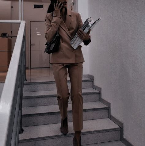 Company Secretary Aesthetic, Law School Inspiration, Women Lawyer, Rich Girl Lifestyle, Dream Career, Future Jobs, School Inspiration, Law Student, Future Lifestyle