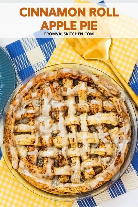 Apple Pie Made With Cinnamon Rolls, Apple Pie With Cinnamon Roll Crust Easy, Apple Cinnamon Pie Recipe, Apple Pie With Cinnamon Roll Crust, Cinnamon Roll Pie Crust, Cinnamon Roll Crust, Apple Pie Muffins, Yummy Pies, Cinnamon Roll Apple Pie