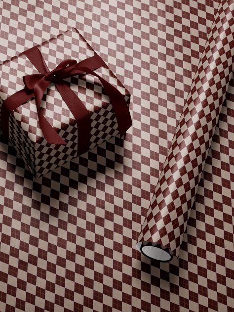 Our Christmas Red Arygle Wrapping Paper showcases a red and white argyle pattern, giving a vintage, throwback feel. Perfect for traditional holiday decor, this high-quality wrap adds a classic touch to your gifts. 𝐌𝐚𝐭𝐞𝐫𝐢𝐚𝐥𝐬 ----------------------- All wrapping paper is printed in full color. Matte is printed on a 24# coated bond paper and gloss is 185 gsm. 𝐒𝐢𝐳𝐞𝐬 𝐀𝐯𝐚𝐢𝐥𝐚𝐛𝐥𝐞 ------------------------- 30" x 72" 30" x 180" 𝐇𝐨𝐰 𝐭𝐨 𝐎𝐫𝐝𝐞𝐫 ----------------------------- 1. Vintage Present Wrapping, Classy Wrapping Paper, Burgundy Wrapping Paper, Classic Christmas Wrapping Paper, Vintage Wrapping Paper Christmas, Christmas Wrapping Ideas Red, Xmas Wrapping Ideas, Classic Christmas Wrapping, Christmas Present Wrapping