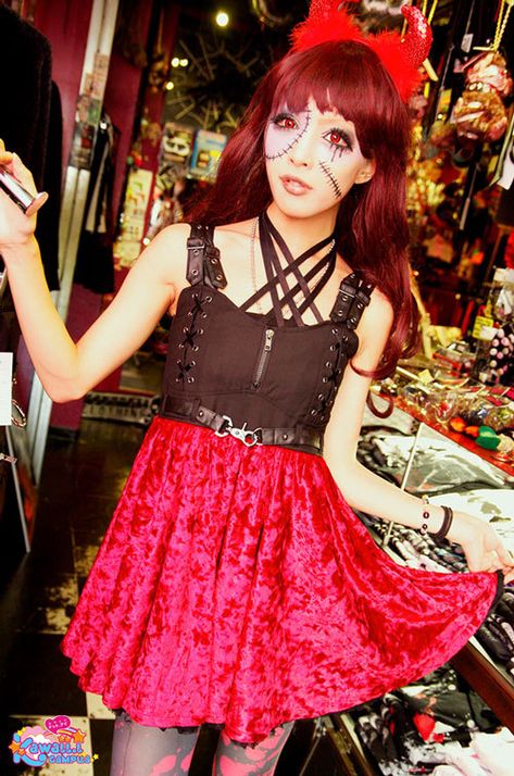 ††Rokku & Goshikku Gyaru†† Gyaru Halloween, Goshikku Gyaru, Halloween Coordinate, Nails And Makeup, Kei Fashion, Gyaru Fashion, Halloween Inspo, Halloween Images, Halloween Inspiration