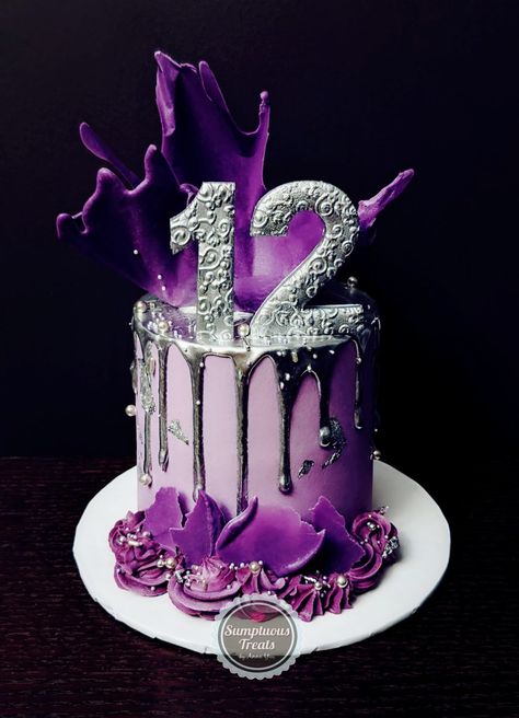 Purple & Silver Drip Cake #silverdripcake #purpleandsilvercake #buttercreamcakeart #customcakes #chocolateshards #torontocakes #silvercakes #dripcakeideas #buttercreambirthdaycake #cakes #torontocakeartist #purplechocolate #specialtycakes #markhamcakes #gtacakes  www.instagram.com/sumptuoustreats Purple Cake 60th Birthday, Purple Cake Designs Birthday Women, Purple And Silver Birthday Cake, Purple Silver Cake, Purple Birthday Cake For Women, Purple And Silver Cake, Dark Purple Cake, Purple And Black Cake, Silver Drip Cake