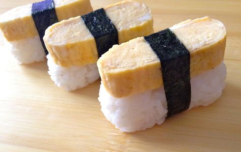 Tamago sushi Tamago Sushi, Sales Ideas, Crab Meat, Eating Raw, Rice Vinegar, Smoked Salmon, Crab, Food Ideas, Ethnic Recipes