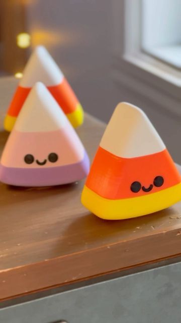 Holoprops on Instagram: "The Cute Candy Corn are on time for Halloween 🎃 Available for my Patreons and on @cults3d Easy to print without any support. #3dprintinguk #3dprintedobject #makersgonnamake" Fall 3d Print, 3d Printing Ideas Halloween, Halloween 3d Printing, Halloween 3d Print, Cute 3d Printing Ideas, 3d Printed Halloween, 3d Printing Art, Halloween 3d, 3d Printing Diy