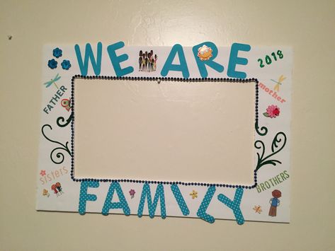 Family Reunion photo booth Family Reunion Photo Booth, Family Reunion Ideas Themes, Family Reunion Ideas Organizing, Reunion Checklist, Family Reunion Crafts, Family Reunion Signs, Family Tree Template Word, Family Reunion Themes, Family Reunion Decorations