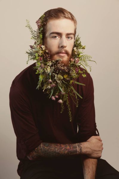 Man With Flowers, Beard Decorations, Flower Beard, Flower Boys, Beard Care, Green Man, Mens Fashion Trends, Facial Hair, Beards