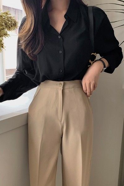 Female Styles Outfits, Summer Outfits For Office Women, Korean Shirts Women, Business Casual Outfits Korean, Thai Outfits Casual, Korean Clothes Aesthetic, Shirt And Pants Women, Formal Clothes Women, Korean Office Outfit