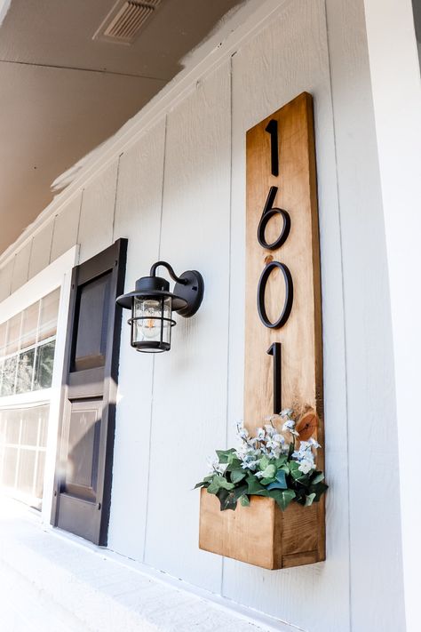 Diy House Number Sign, Diy Address Sign, Diy Farmhouse Ideas, Door Number Sign, Modern House Numbers Sign, Improve Curb Appeal, House Numbers Diy, Diy Baskets, Number Ideas