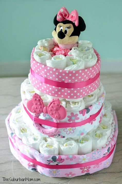 Disney Diaper Cake, Diaper Cake Tutorial, Diaper Cake Ideas, Minnie Baby Shower, Diaper Cakes Tutorial, Diaper Cake Instructions, Minnie Mouse Baby Shower, Nappy Cake, Disney Baby Shower