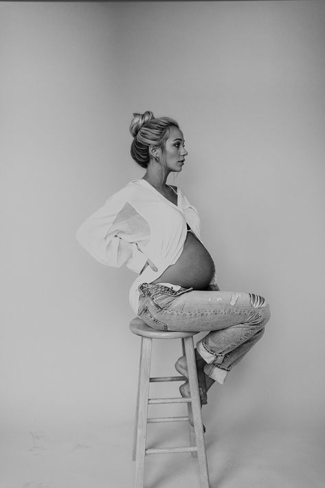 Jeans And White T Shirt Maternity Shoot, Maternity Jean Photoshoot, Modern Maternity Photoshoot, Winter Maternity Photoshoot Indoor, Maternity Photos White Shirt, Maternity White Shirt Photoshoot, Moody Maternity Shoot Studio, Jean Maternity Shoot Photo Ideas, Maternity Photography Blue Jeans