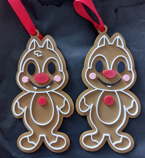 Mickey And Minnie Christmas Decorations, Chip And Dale Christmas, Mickey Gingerbread, Silhouette Cameo Christmas, Disney Gingerbread, Disney Xmas, Gingerbread Christmas Tree, Chip N Dale, Gingerbread Decorations