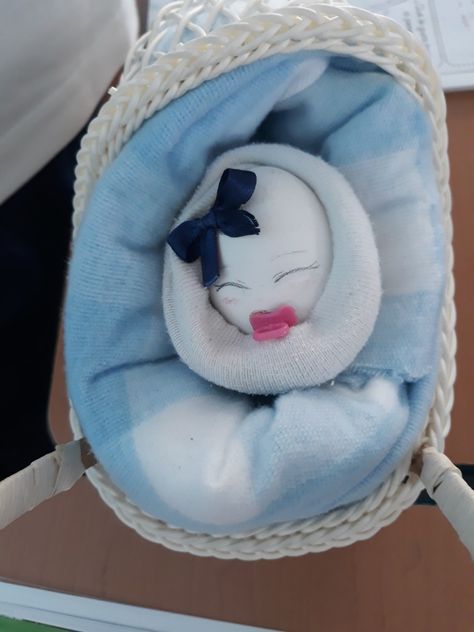 Egg Baby Project Ideas Carrier, Ideas Para Decorar Huevos Bebes, Egg Baby Project Faces, Baby Egg Project, Egg Baby Project Ideas, Egg Baby Project, Egg Project, Space Preschool, Egg Baby