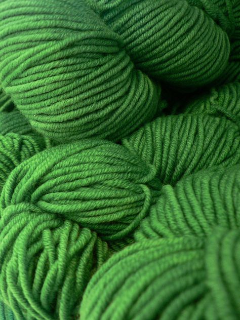 Green | Grün | Verde | Grøn | Groen | 緑 | Emerald | Colour | Texture | Style Green Yarn, Verde Smeraldo, Green Inspiration, Prime Colors, Green Things, Green Collection, Simple Green, Foto Art, Green Life