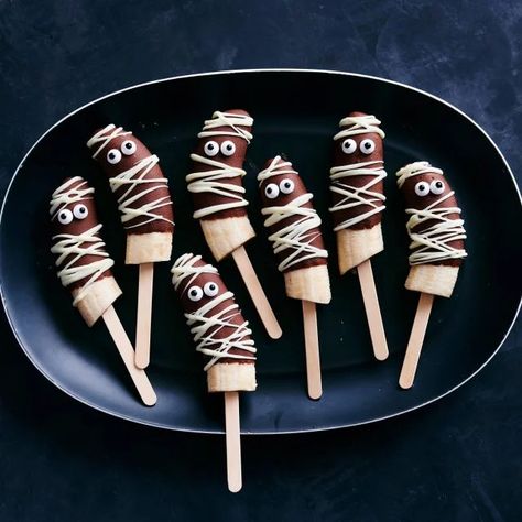 Dessert Hacks, Banana Candy, Candy Eyes, Candy Eyeballs, Stop And Shop, Frozen Bananas, Chocolate Drip, Halloween Mummy, Afternoon Snack