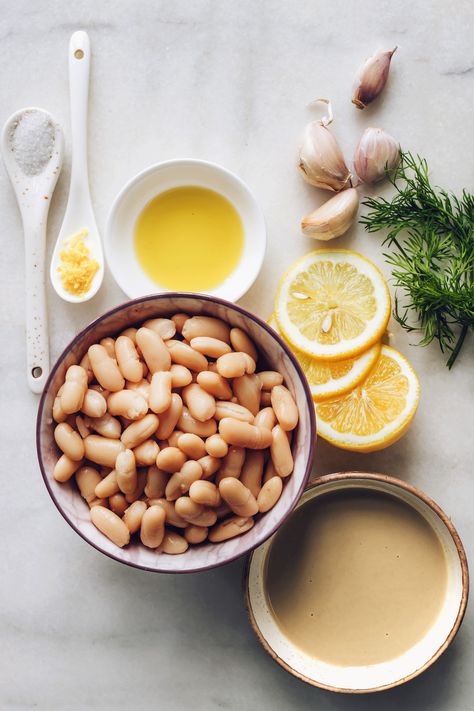 DELICIOUS White Bean Hummus! Zesty, herby, lemony, and just 7 ingredients & 10 minutes required! #glutenfree #dip #whitebeans #vegan #hummus #minimalistbaker Vegetarian Sauces, White Bean Hummus, Bean Hummus, Real Food Snacks, White Bean Dip, Vegan Hummus, Bean Dip, Lemon Herb, Healthy Groceries