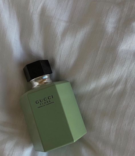 📸: @racquelnatasha gucci flora emerald gardenia Max Rigel Zodiac Academy, Max Rigel, Mint Aesthetic, Green Inspo, Paris Culture, Mint Green Aesthetic, Sage Green Wallpaper, Perfume Lover, Green Theme