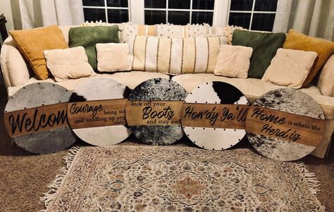 Cowhide Decor, Western Living Room, Western Bedroom Decor, Western Rooms, Western Crafts, Door Signs Diy, Western Home, Western Homes, Leather Decor