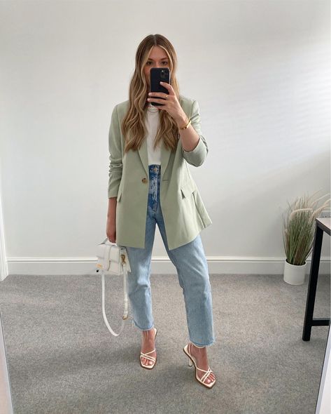 Outfits Con Blazers, Long Blazer Outfit, Cream Blazer Outfit, Black Chunky Sandals, Beige Blazer Outfit, Blazer Outfits Women, Green Blazer Outfit, Jeans Blazer Outfit, Blazer Outfits Casual