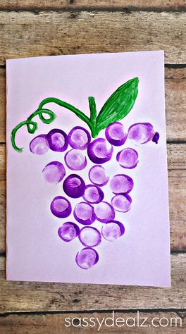 thumbprint grapes card Fruit Crafts, Diy Mom, Crafty Morning, Art Project For Kids, Toddler Arts And Crafts, Preschool Arts And Crafts, Hand Crafts For Kids, Project For Kids, Aktivitas Montessori