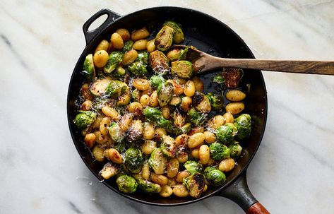 Crisp Gnocchi with Brussels Sprouts and Brown Butter | Talley Farms Box Crisp Gnocchi, Diner Recept, Nyt Cooking, Butter Recipe, Brussels Sprouts, Easy Pasta, Brown Butter, Weeknight Meals, Gnocchi