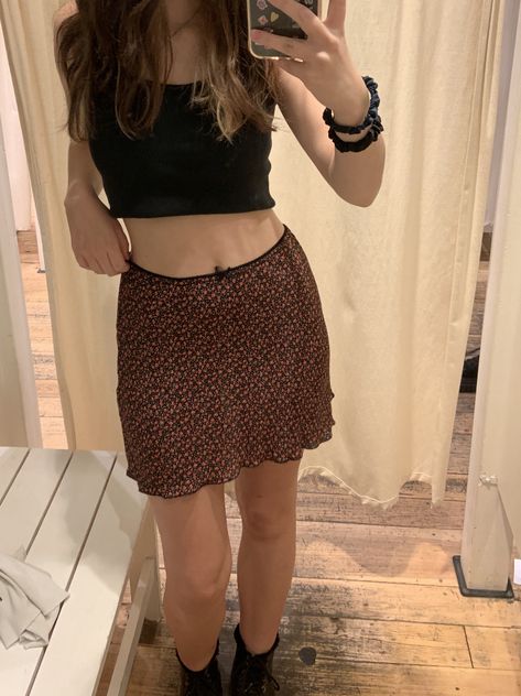 Tank Top And Skirt Outfit Aesthetic, Floral Mini Skirt Outfit Aesthetic, Brandy Melville Floral Skirt, Floral Mini Skirt Outfit Summer, Brandy Skirt Outfits, Floral Skirt Outfits Aesthetic, Floral Mini Skirt Outfit, Mini Skirt Outfit Aesthetic, Mini Skirt Aesthetic