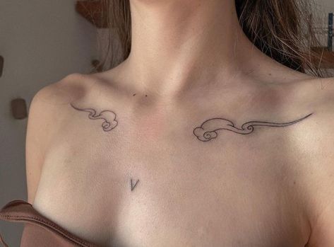 Tattoo Collar Bone Wings Tattoo, Collar Bone And Chest Tattoo, Wings Tattoo Collar Bone, Wings On Collar Bone Tattoo, Aesthetic Angel Wings Tattoo, Wing Collar Bone Tattoo, Angel Wing Collar Bone Tattoo, Bone Wings Back Tattoo, Angel Wings Collar Bone Tattoo