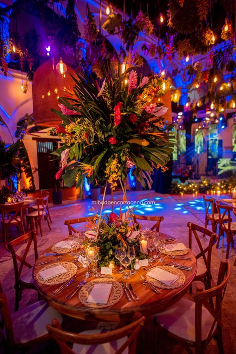 Tropical Paradise Theme, Carnival Wedding Theme, Havana Nights Theme, Tropical Wedding Centerpieces, Cartagena Wedding, Havana Nights Party, Theme Carnaval, Jungle Wedding, Tropical Wedding Theme