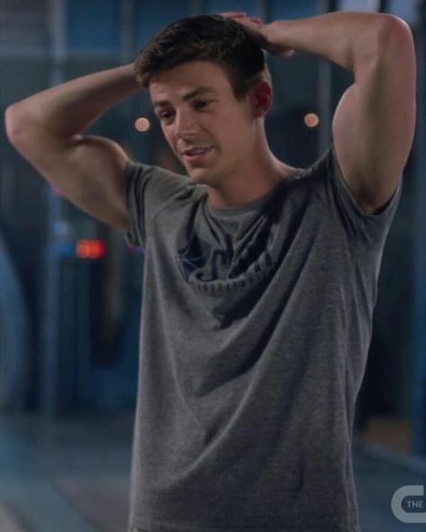 Grant Gustin Flash, Berry Allen, French Boy, Flash Funny, Flash Barry Allen, The Flash Grant Gustin, Dc Tv Shows, Flash Arrow, Fastest Man