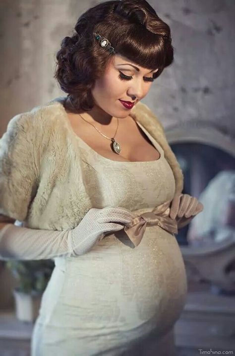 Vintage Maternity Photos, Maternity Pin Up, Pregnant Mommy, Vintage Maternity, Maternity Poses, Maternity Lingerie, Wife Life, Vintage Pinup, Maternity Photos