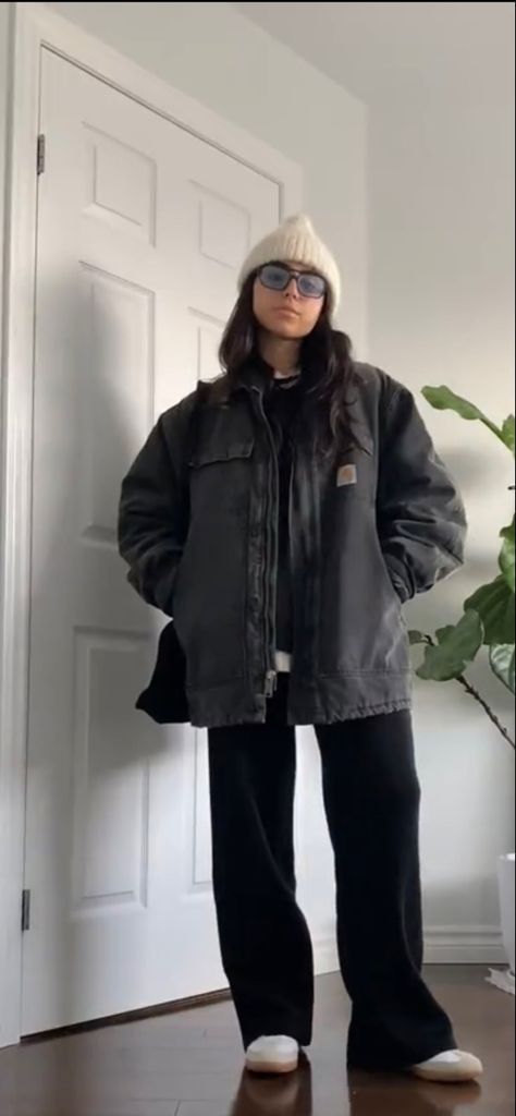 Street Wear Rainy Day Outfit, Aesthetic Outfit For Cold Weather, Cozy Rain Outfit, Cold Windy Rainy Day Outfit, 1 Degree Weather Outfit, Coldish Weather Outfits, Negative Weather Outfit, Fit For Rainy Day, Vancouver Outfits Winter Rainy Days