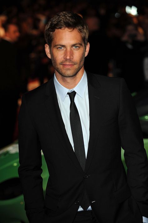 Guy Haircuts, Sebastian Rulli, A Man In A Suit, Paul Walker Pictures, Rip Paul Walker, Man In A Suit, Actrices Hollywood, How To Look Handsome, The Perfect Guy