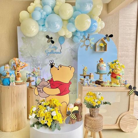 See the most adorable Winnie the Pooh baby shower theme photos to get more inspiration preparing your party. Explore 24 creative Pooh Bear baby shower decoration ideas now! Winnie The Pooh Birthday Party, Pooh Birthday Party, Idee Babyshower, Winnie The Pooh Themes, Pooh Birthday, Winnie The Pooh Baby Shower, Baby Boy 1st Birthday Party, Baby Shower Theme Decorations, Baby Shower Yellow