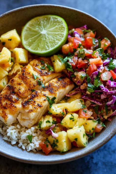 Forget Taco Tuesdays, These Low-Carb Fish Taco Bowls Will Make Every Day a Fiesta Mexican Fish Bowl, Taco Fish Bowl, Spicy Cod Fish Recipes, Fish And Avocado Recipes, Healthy Dinner With Fish, Healthy Thai Recipes Clean Eating, Fit Meals Recipes Clean Eating, Healthy Fish Taco Bowl, Low Carb Fish Taco Bowl