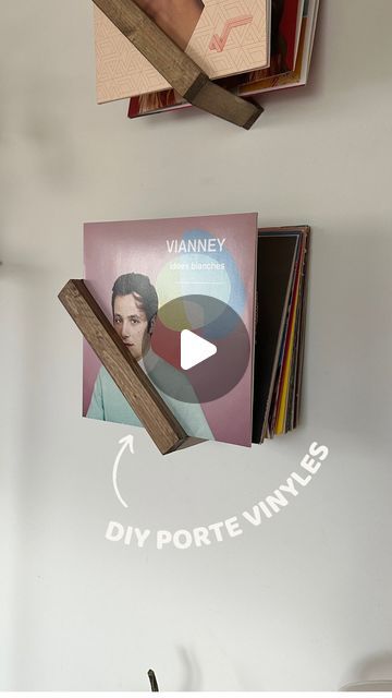 Food Organisation, Vinyl Shelves, Decoration Hacks, Vinyl Shelf, Instagram Diy, Food Lifestyle, Do It Yourself Projects, Record Player, Support Mural