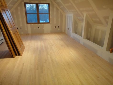 Room Above Garage, Garage To Living Space, Garage Attic, Attic Renovation Ideas, Finished Attic, Attic Playroom, Small Attic, Attic Flooring, Attic Conversion