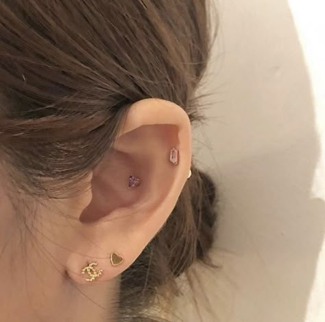 Minimalist Ear Piercings, Cool Ear Piercings, Pretty Ear Piercings, Cute Ear Piercings, Piercing Inspo, Piercings Jewelry, Hot Jewelry, Dope Jewelry, Sparkly Earrings