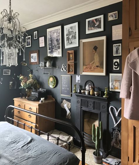 In this series of gallery wall tours, we tour Nicola's home in the UK, where she explains how she chooses her maximalist gallery walls and decor. Funky Interior Design, Funky Interior, Maximalist Gallery Wall, Decorated Wall, Decor Kitchen Ideas, Maximalist Interior, Maximalist Home, Maximalist Wall, Salon Suites