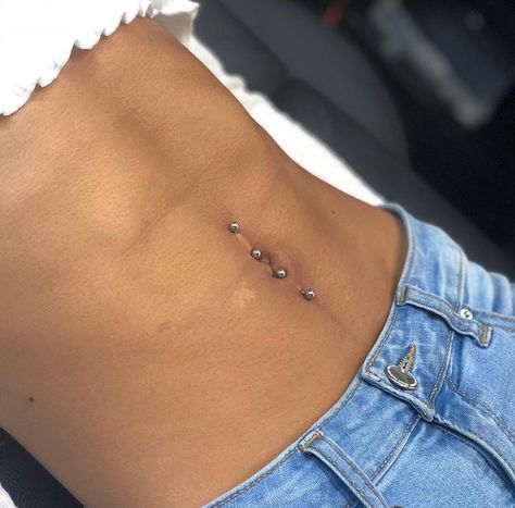 Belly Piercing Ideas, Body Peircings, Belly Button Piercing Jewelry, Cute Ear Piercings, Tooth Gem, Cute Piercings, Piercings Unique, Belly Piercing, Piercing Ideas