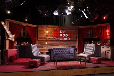 Youtube Set Design Ideas, Talkshow Set Design, Podcast Studio Design Ideas, Podcast Set Design, Podcast Studio Design, Studio Room Design, Photo Studio Design, Home Recording Studio Setup, Recording Studio Setup