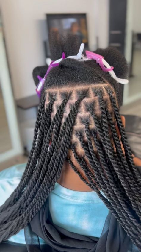 757 KNOTLESS BRAIDS | Medium Senegalese twists midback with a knotless start and hot water curls😍 #757twists #757hair #757braids #757salon #braids #twists… | Instagram Peekaboo Senegalese Twists, Knotless Twist Braids Medium, Colored Senegalese Twist, Twist Knotless Braids, Knotless Senegalese Twist, Medium Senegalese Twist, Knotless Twist Braids, Knotless Twists, Water Curls