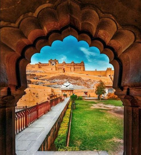 Jaipur Monuments, Amer Fort Jaipur, Amber Fort Jaipur, Ancient Persian Architecture, 10 Amazing Facts, Jaipur Travel, Amber Fort, Amer Fort, Persian Architecture