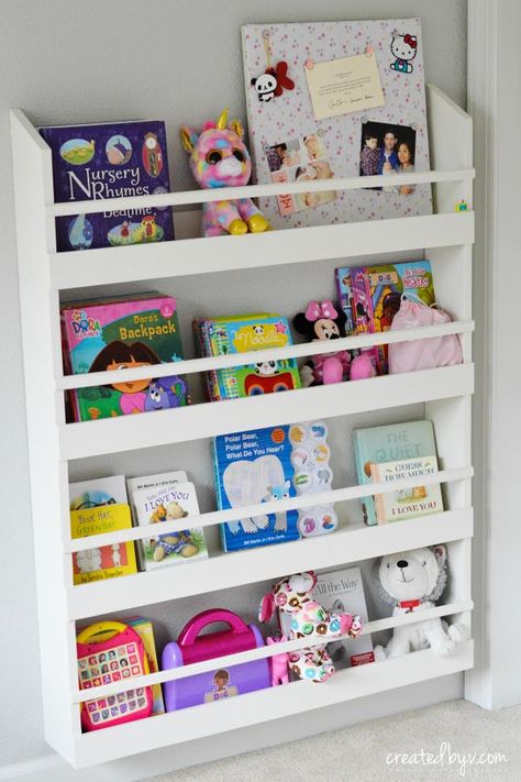 Bookshelves Nursery, Mounted Bookshelves, Diy Bookshelf Wall, Wall Bookshelves Kids, Montessori Toddler Rooms, Diy Bookshelf Kids, Montessori Bookshelf, Childrens Bookcase, Store Shelves Design